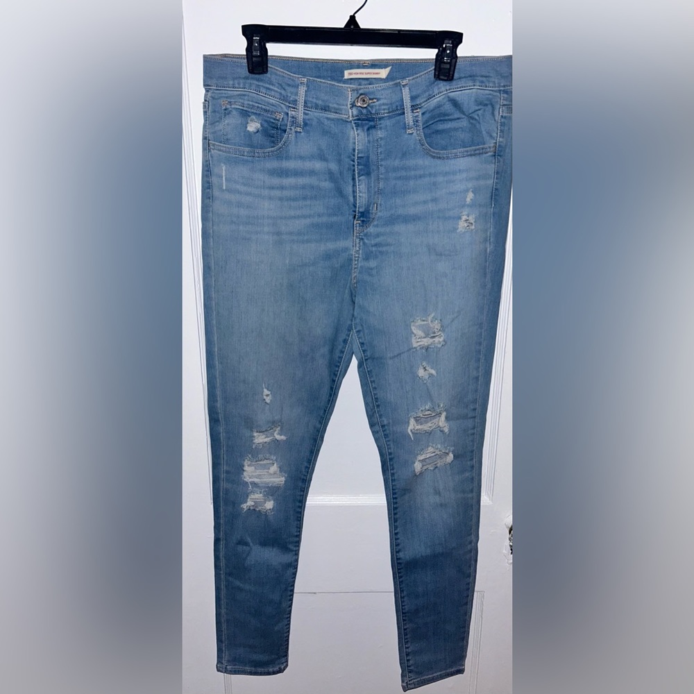 Levi’s 720 High Rise Distressed Jeans